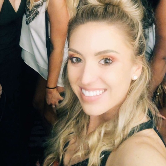 Meet your Posher, Brittnee - Picture 1 of 1